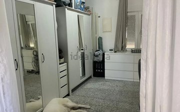 Property slide 32