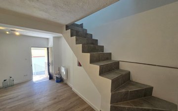 Property slide 10