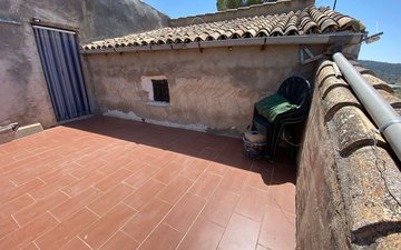 Property slide 32