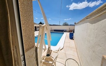 Property slide 32