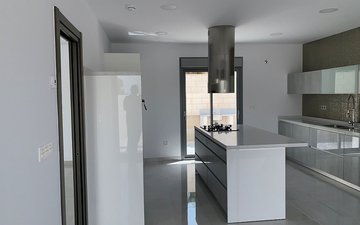 Property slide 44