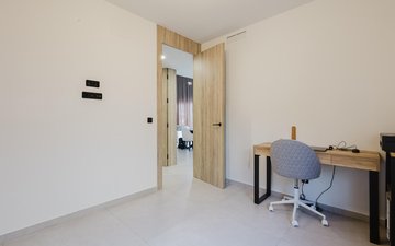 Property slide 25