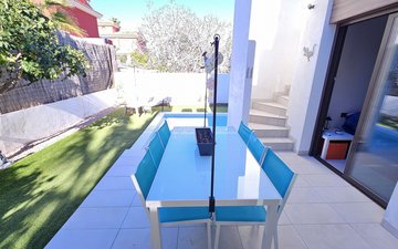 Property slide 10