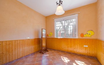 Property slide 16