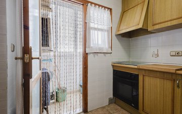 Property slide 16