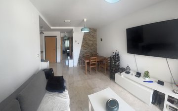 Property slide 32