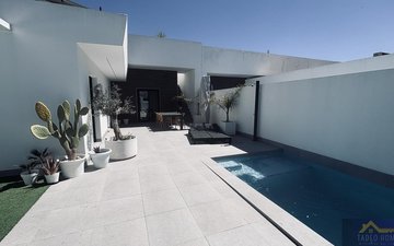 Property slide 10