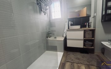 Property slide 21