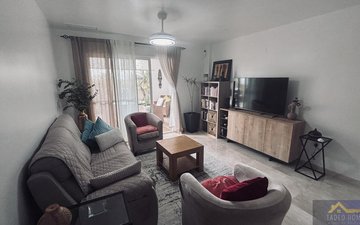 Property slide 18