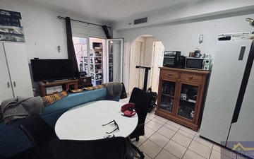 Property slide 25