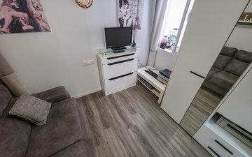 Property slide 19