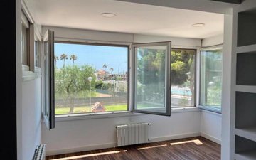 Property slide 18