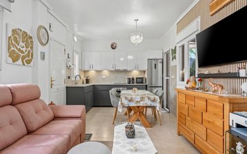 Property slide 21