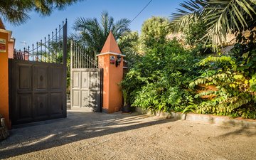 Property slide 48
