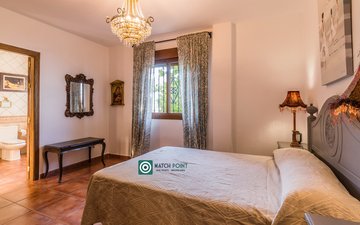 Property slide 21