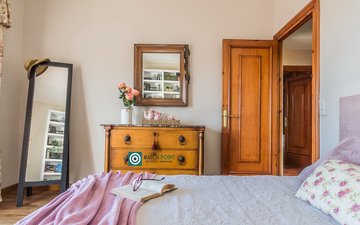 Property slide 32