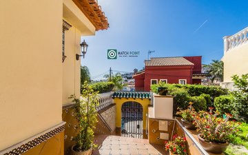Property slide 44