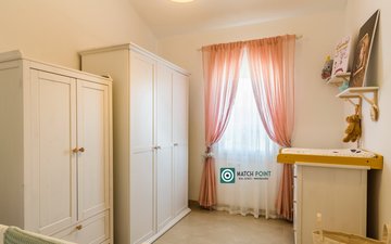 Property slide 32