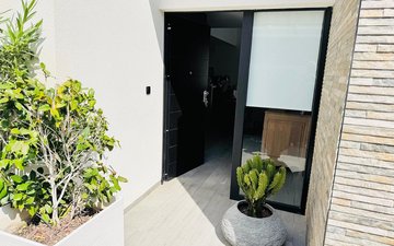 Property slide 20