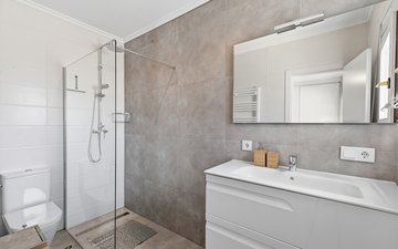 Property slide 48