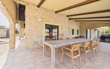 Property slide 32