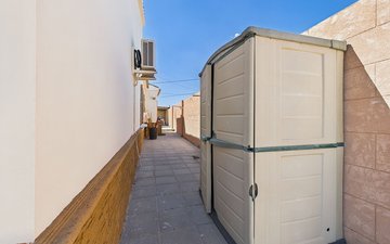 Property slide 39