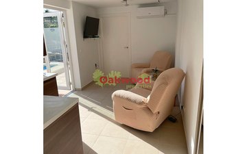 Property slide 32