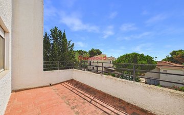 Property slide 40