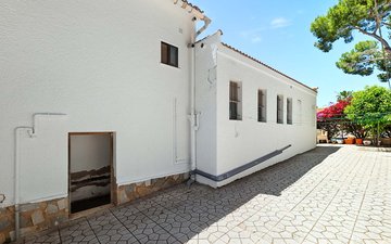 Property slide 46