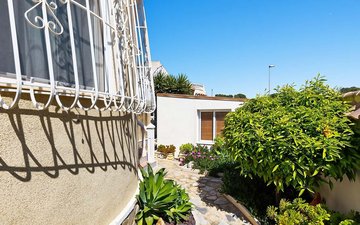 Property slide 30
