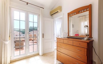 Property slide 39
