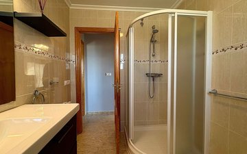 Property slide 32