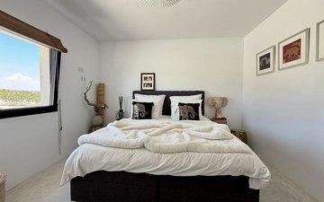 Property slide 32