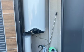 Property slide 32