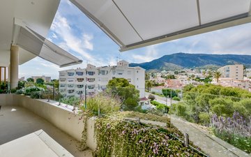 Property slide 32