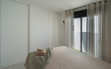 Property slide 22