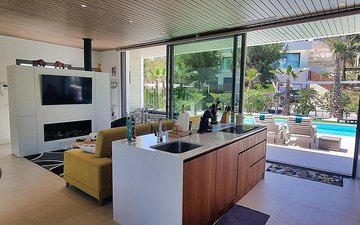 Property slide 10
