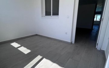 Property slide 32