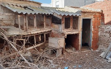 Property slide 32