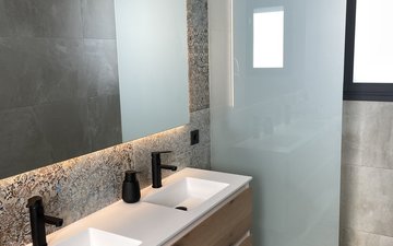 Property slide 18