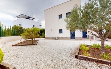 Property slide 48