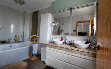 Property slide 17