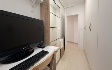 Property slide 21