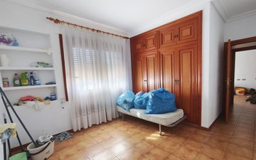 Property slide 32