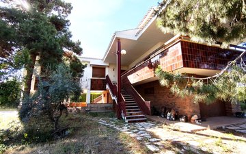 Property slide 12