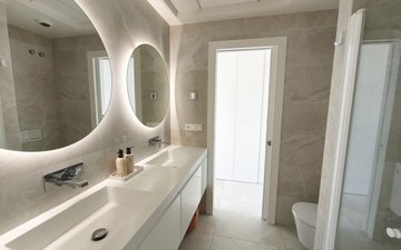 Property slide 44