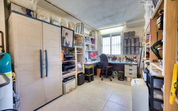 Property slide 25