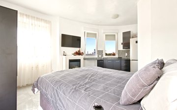 Property slide 19