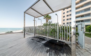 Property slide 25