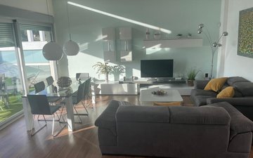 Property slide 32